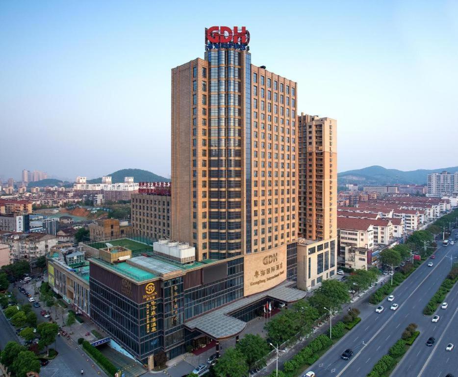 Bairun Zhenjiang International Hotel Extérieur photo