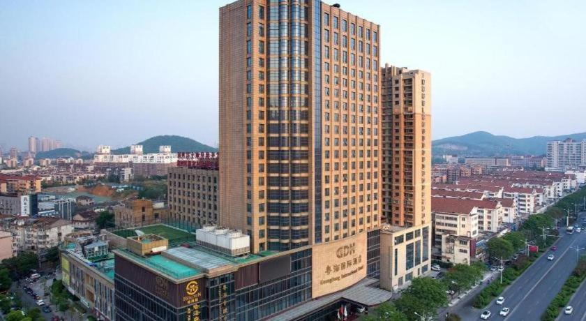 Bairun Zhenjiang International Hotel Extérieur photo